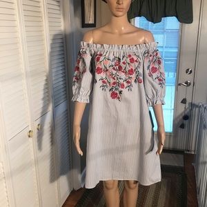 Signature Studio Dress‎ SZ SM NWT